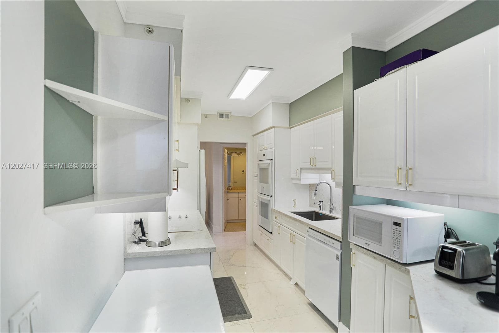 4775 COLLINS AV 1804 photo 16