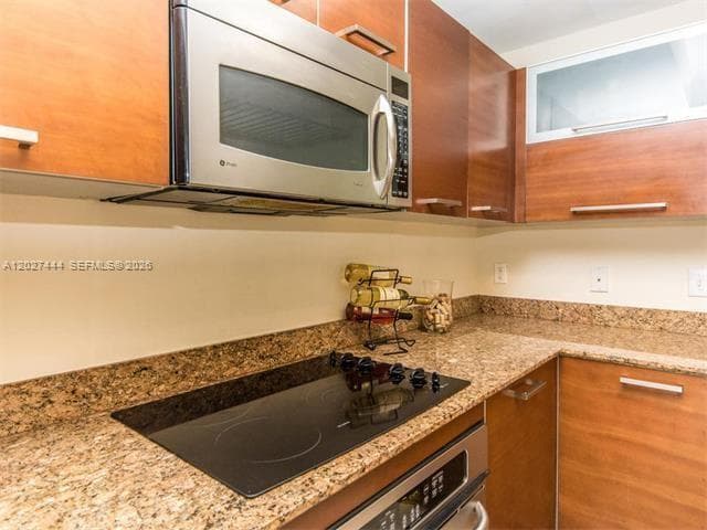 3330 NE 190th St 2411 photo 14