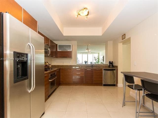 3330 NE 190th St 2411 photo 8