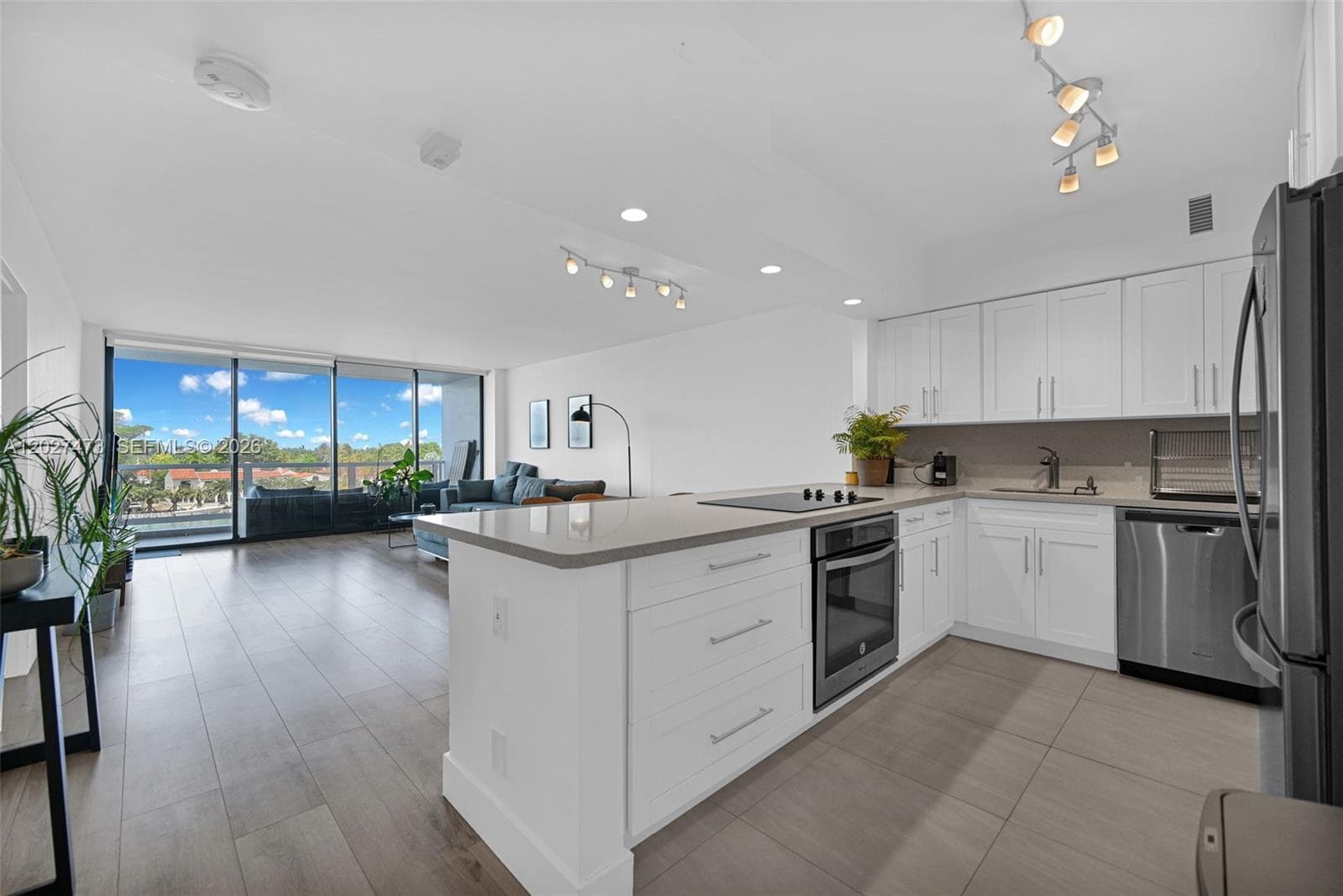 5700 Collins Ave 5J photo 6