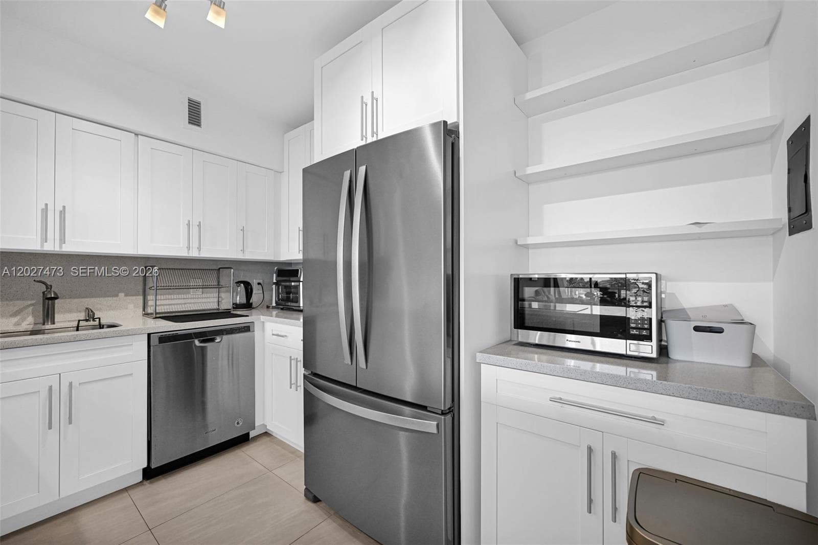 5700 Collins Ave 5J photo 17