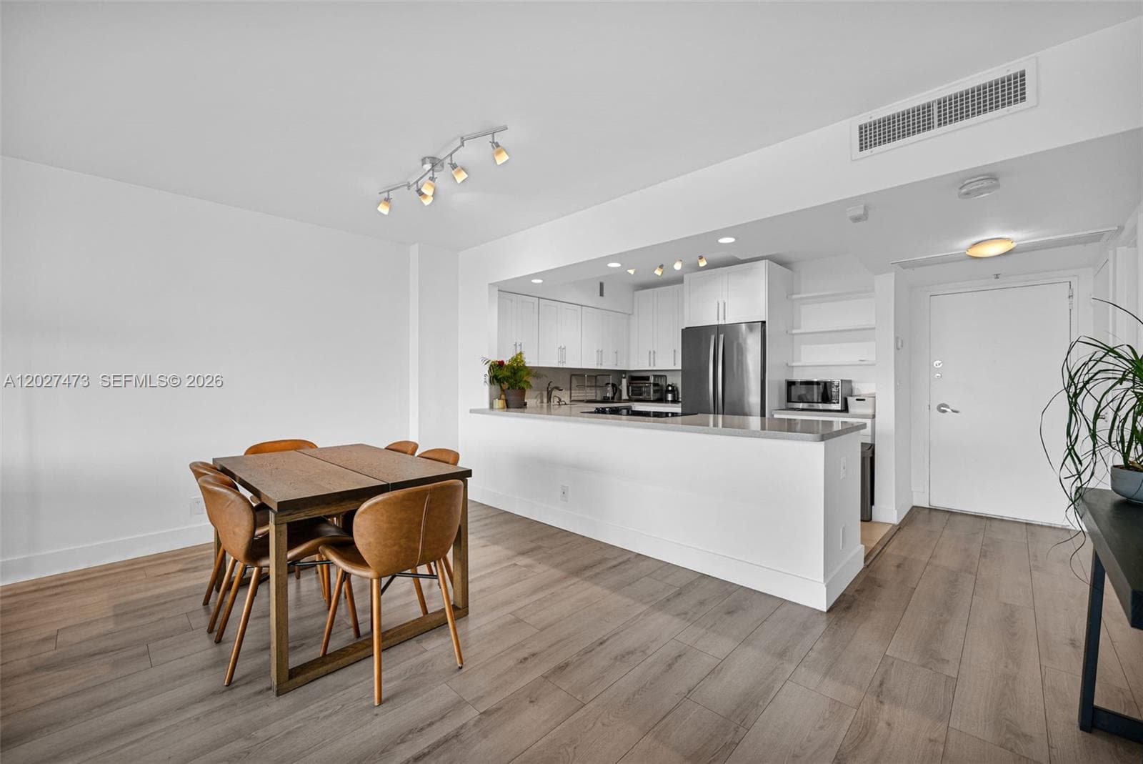 5700 Collins Ave 5J photo 11