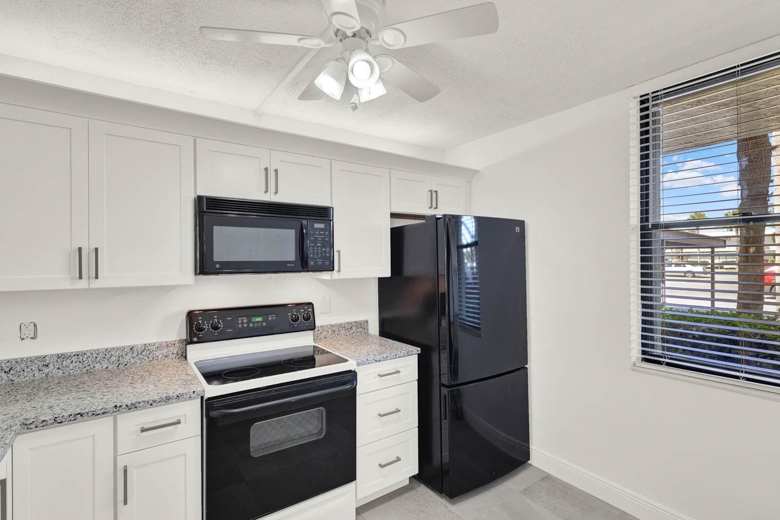 1950 SW Palm City Road 9102 photo 10