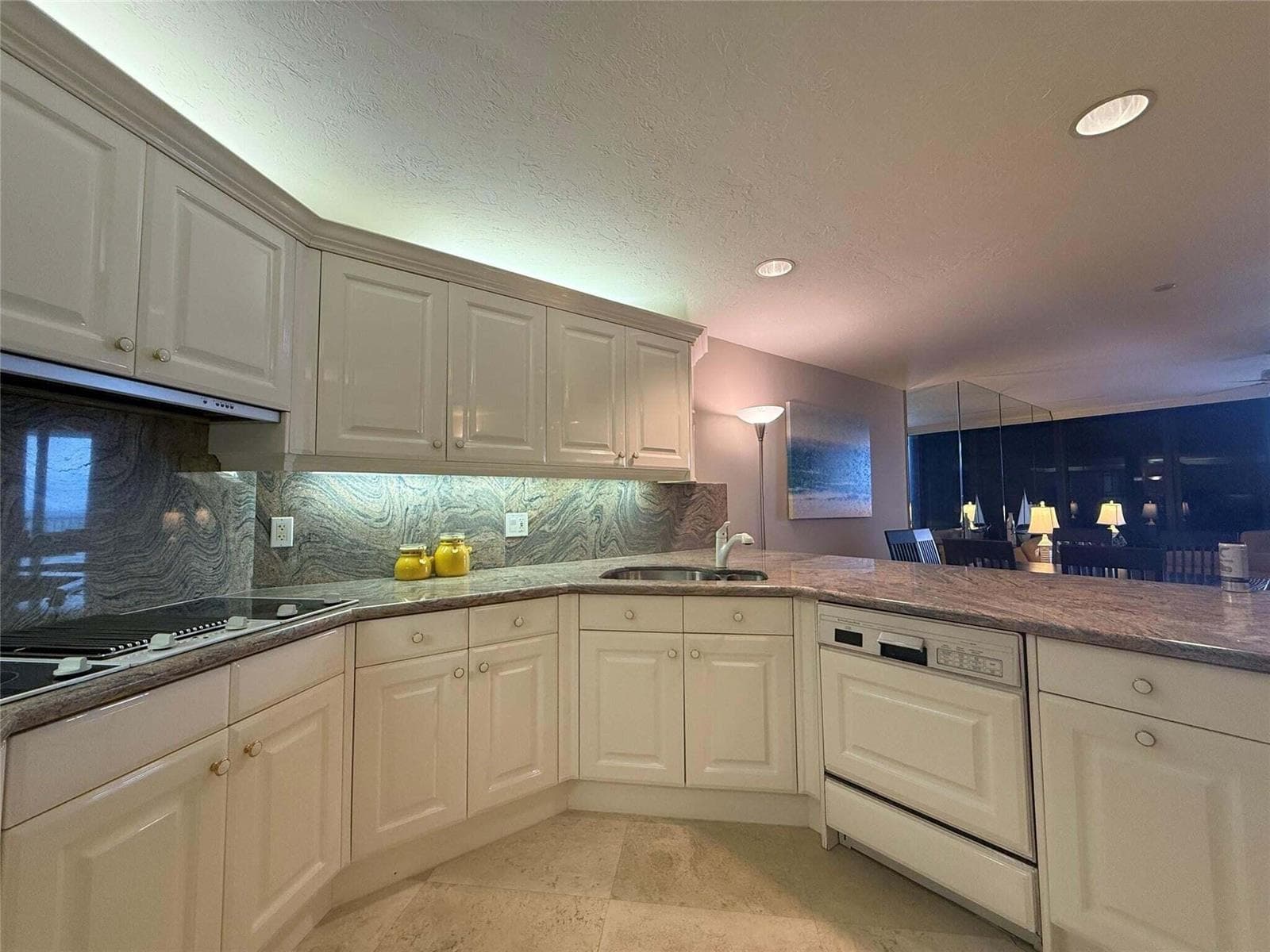 800 Ocean Drive 1104 photo 13
