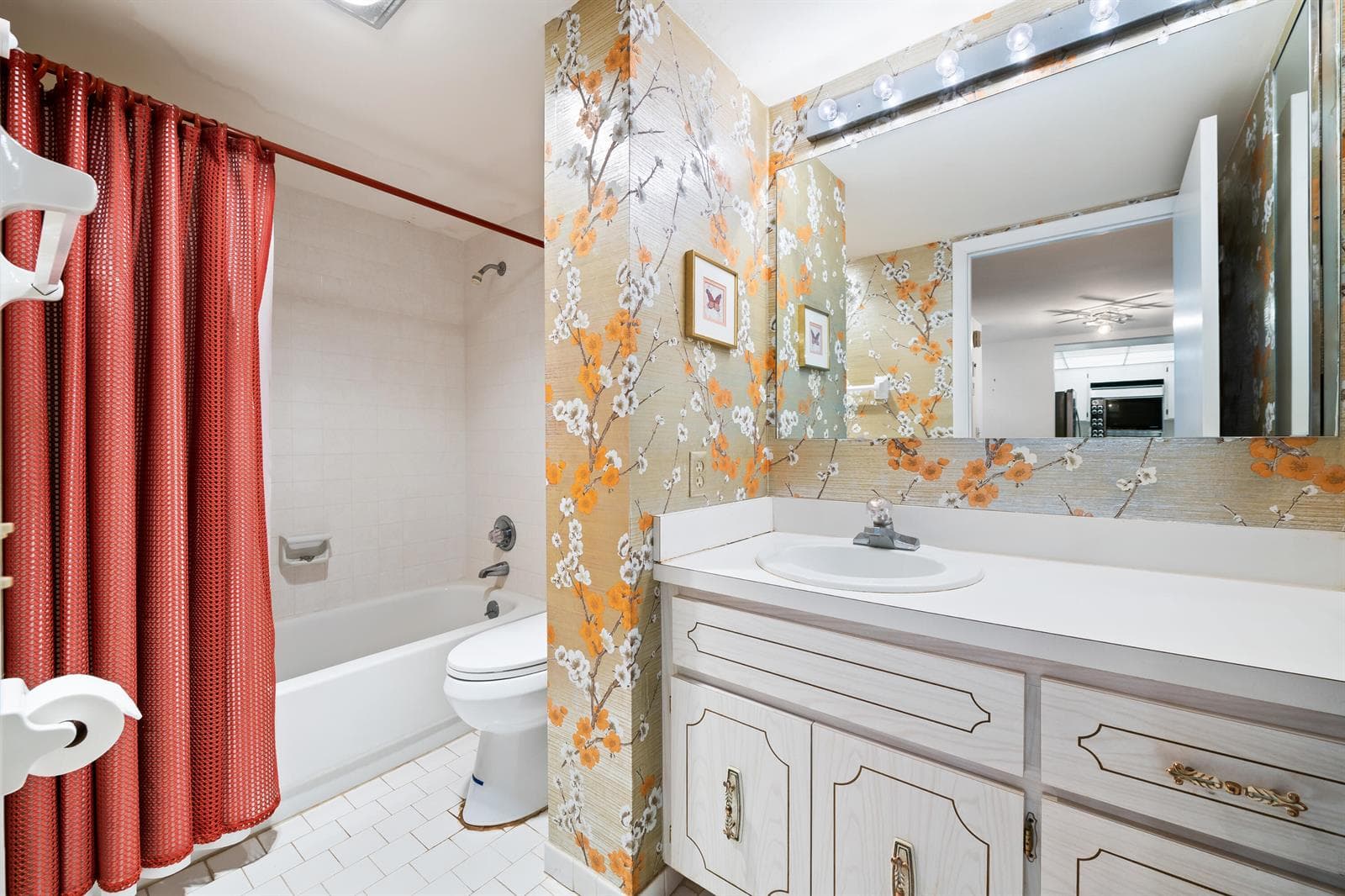 799 Jeffery Street 201 photo 23