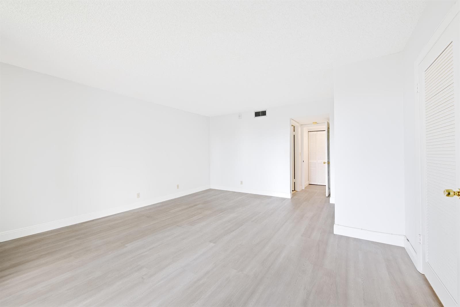 799 Jeffery Street 201 photo 17