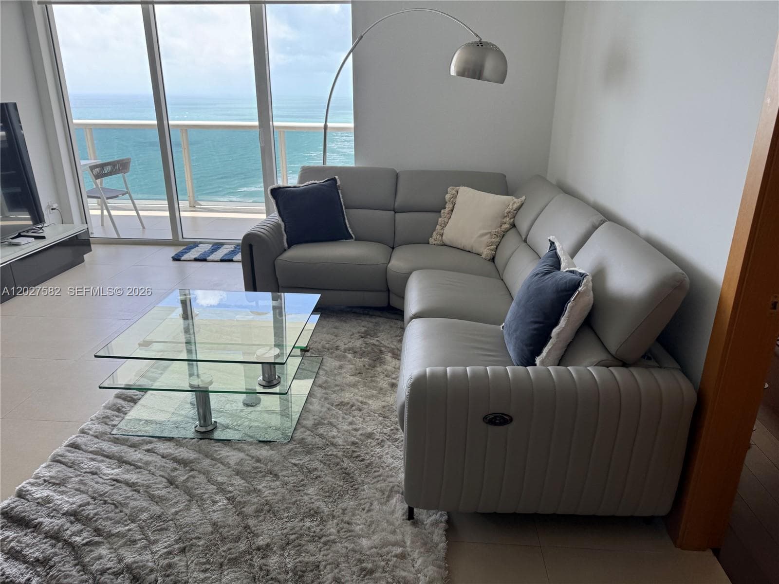 1830 S Ocean Dr 4404 photo 2