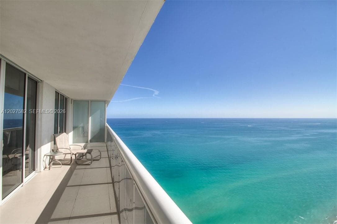 1830 S Ocean Dr 4404 photo 1