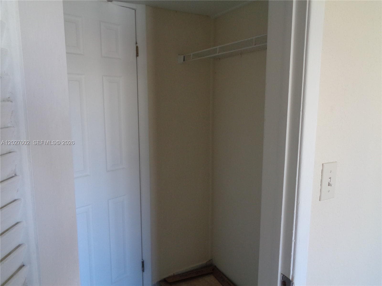 450 Golden Isles Dr 1H photo 23