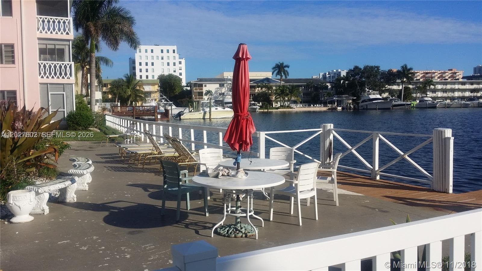 450 Golden Isles Dr 1H photo 2