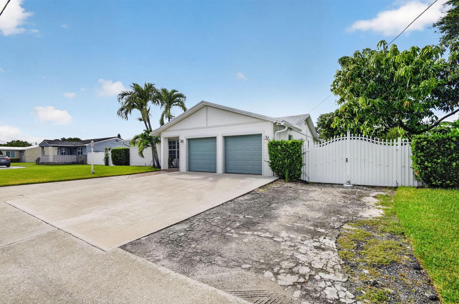 2277 Summit Boulevard photo 3
