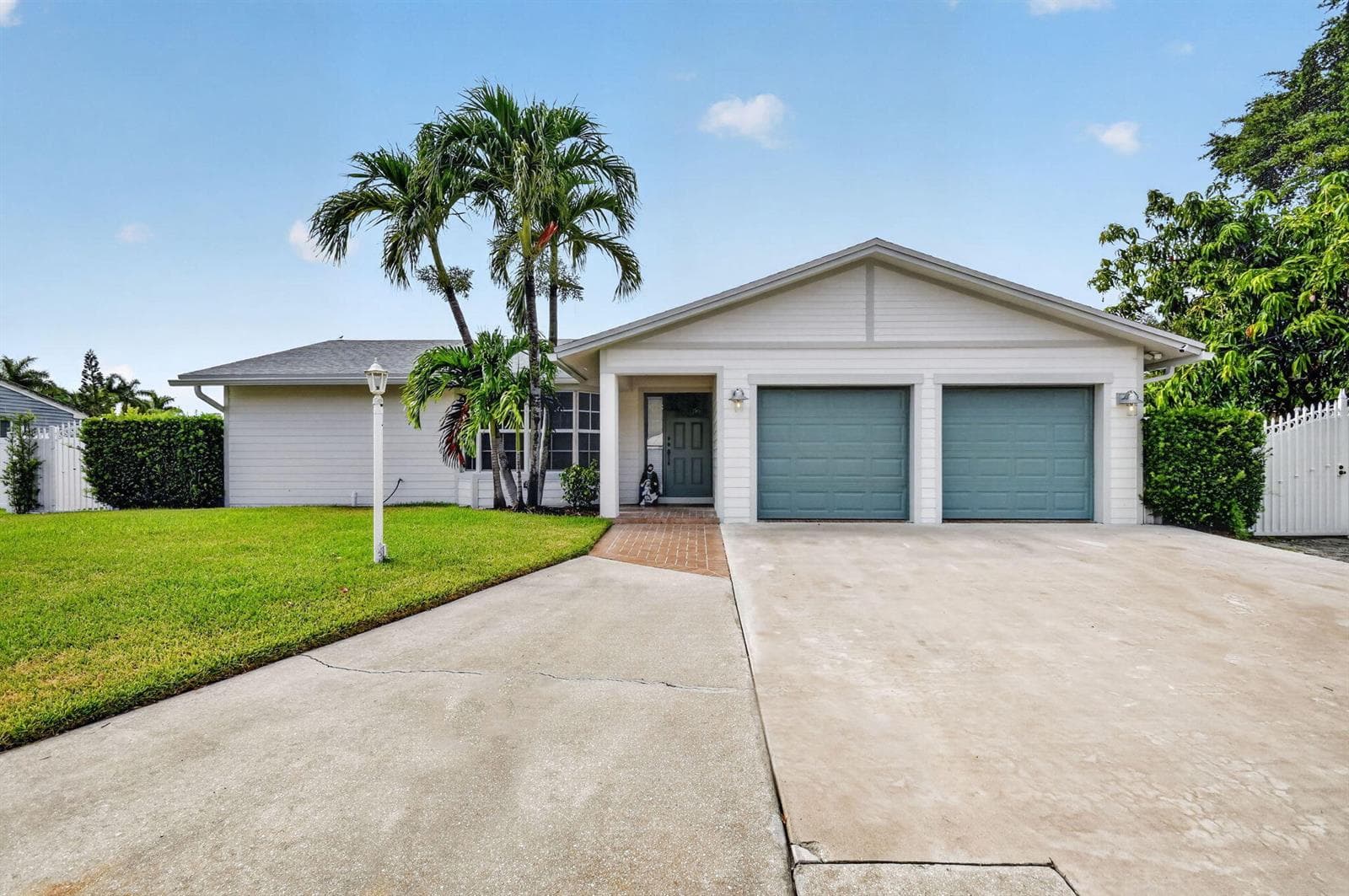 2277 Summit Boulevard photo 1