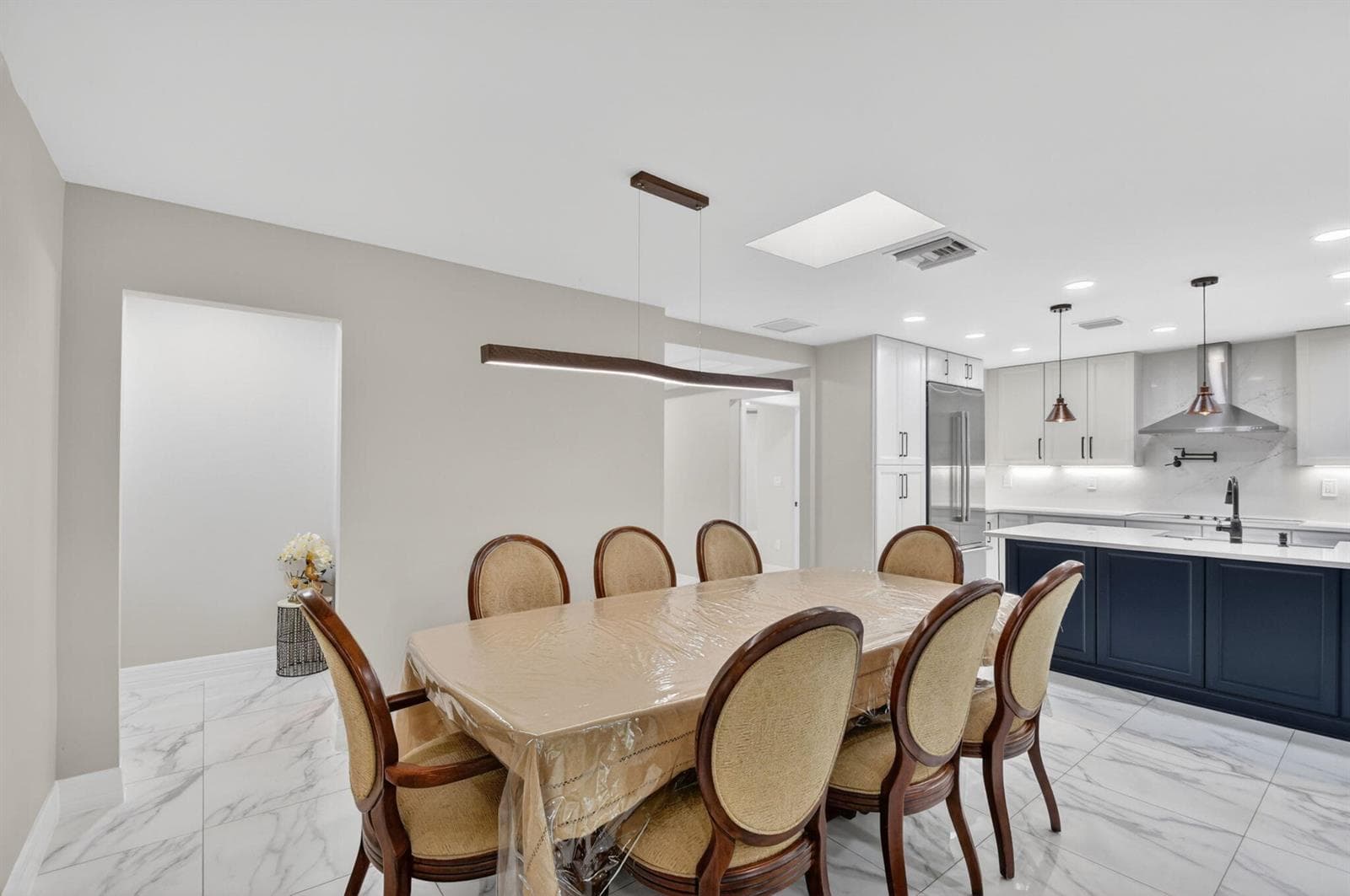 2277 Summit Boulevard photo 10