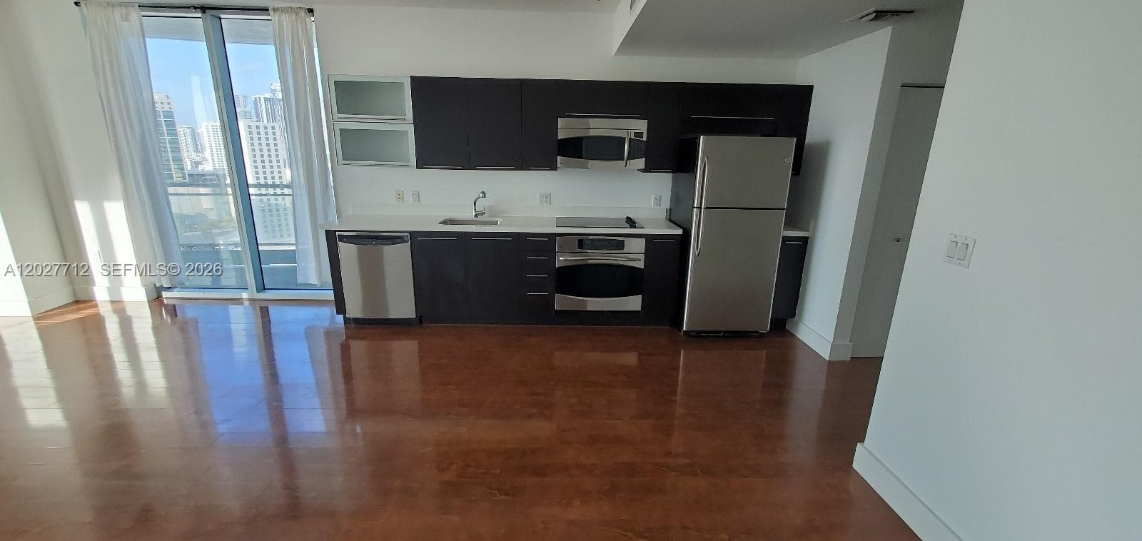 90 SW 3rd St 2705 photo 5