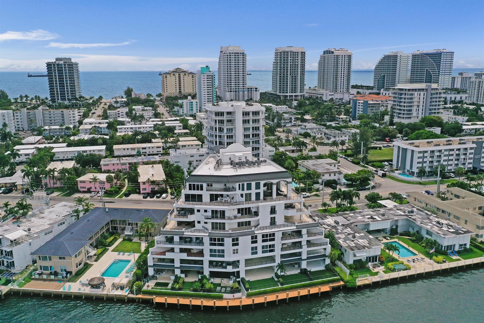 615 Bayshore Drive 402 photo 1
