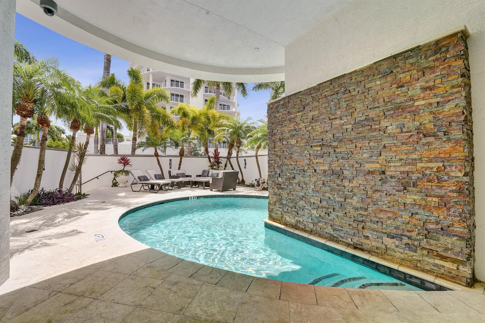 615 Bayshore Drive 402 photo 9