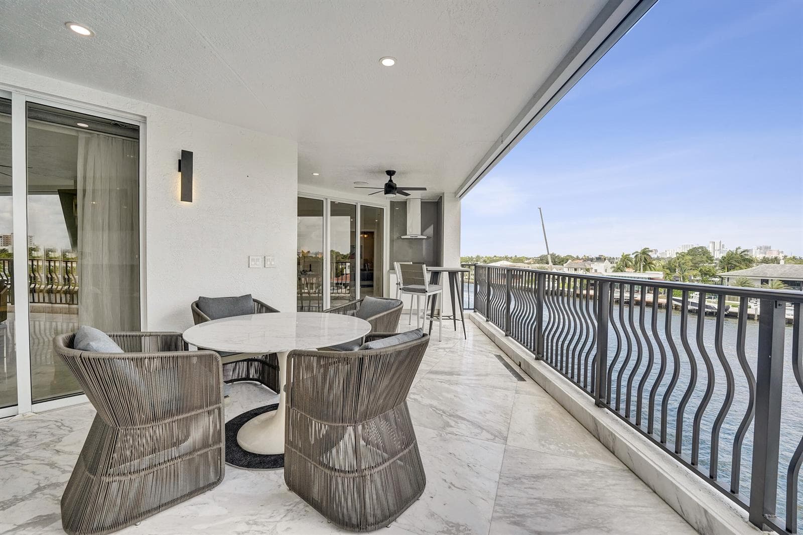615 Bayshore Drive 402 photo 24