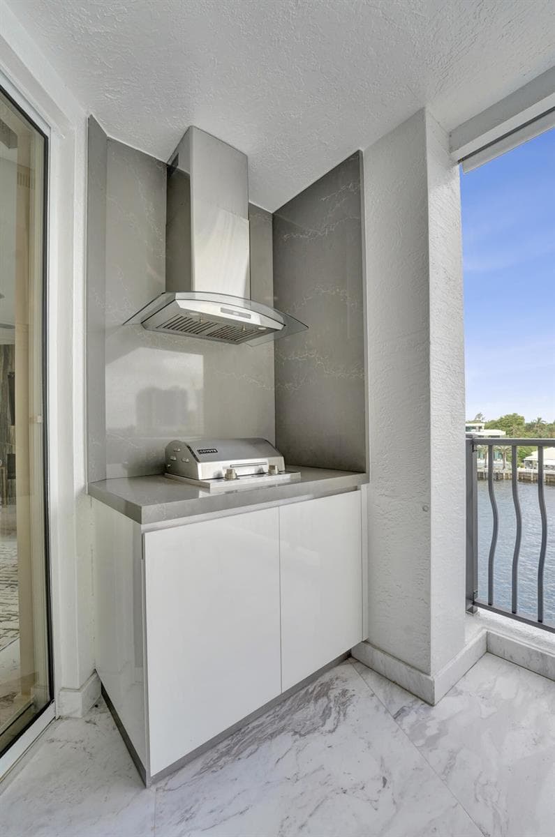615 Bayshore Drive 402 photo 14