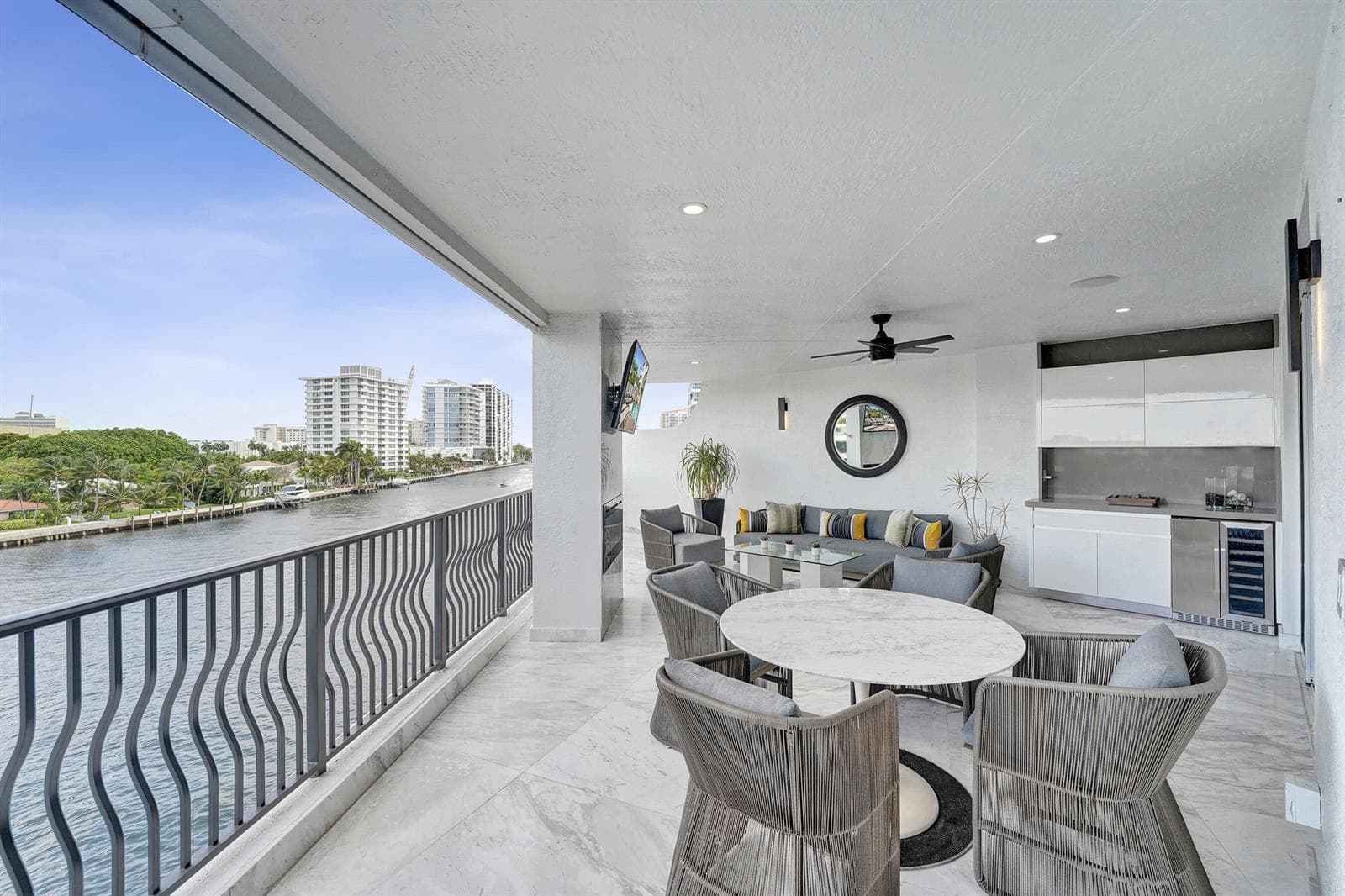 615 Bayshore Drive 402 photo 15