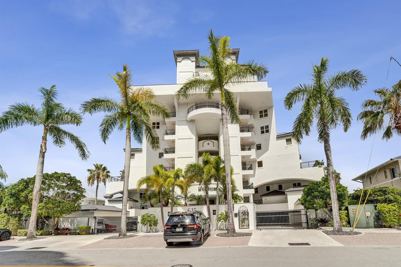 615 Bayshore Drive 402 photo 8