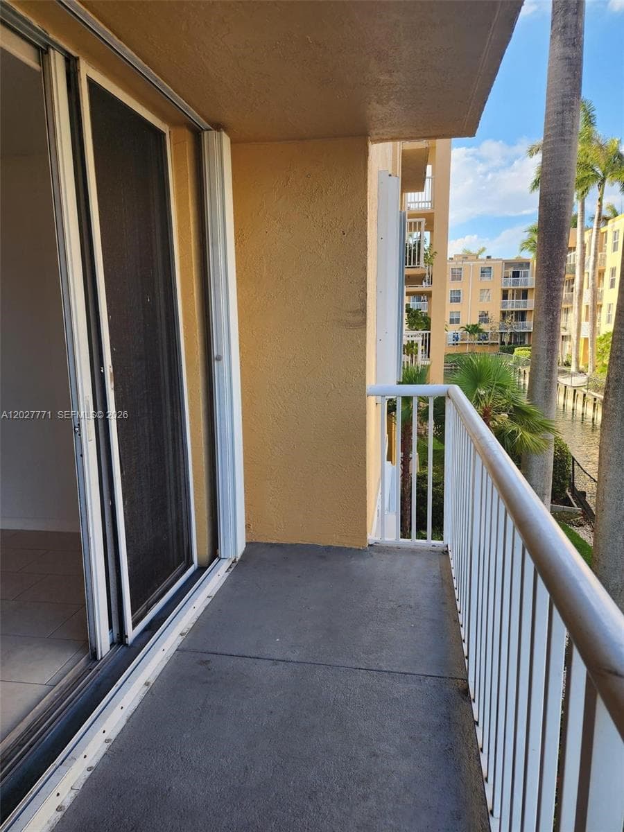 1450 SE 3rd Ave 208 photo 3