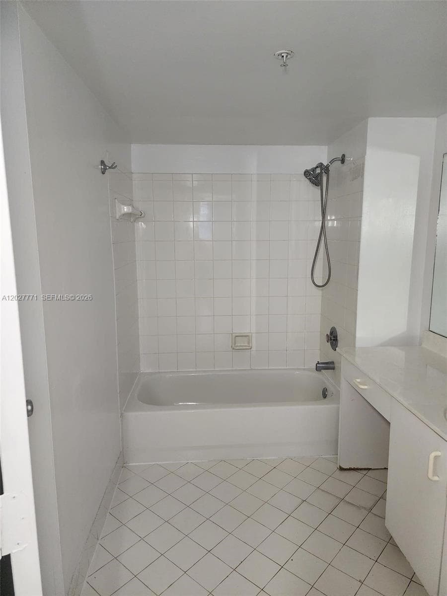 1450 SE 3rd Ave 208 photo 8