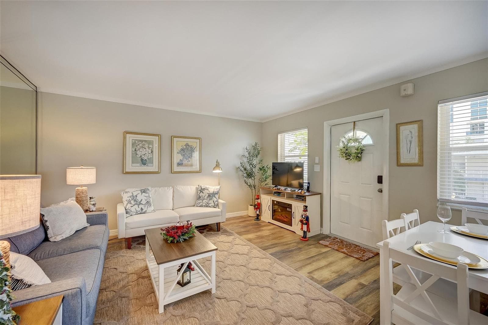741 Bayshore Drive 32n photo 2