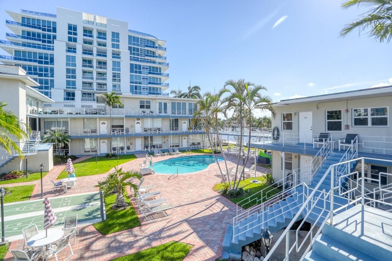 741 Bayshore Drive 32n photo 1
