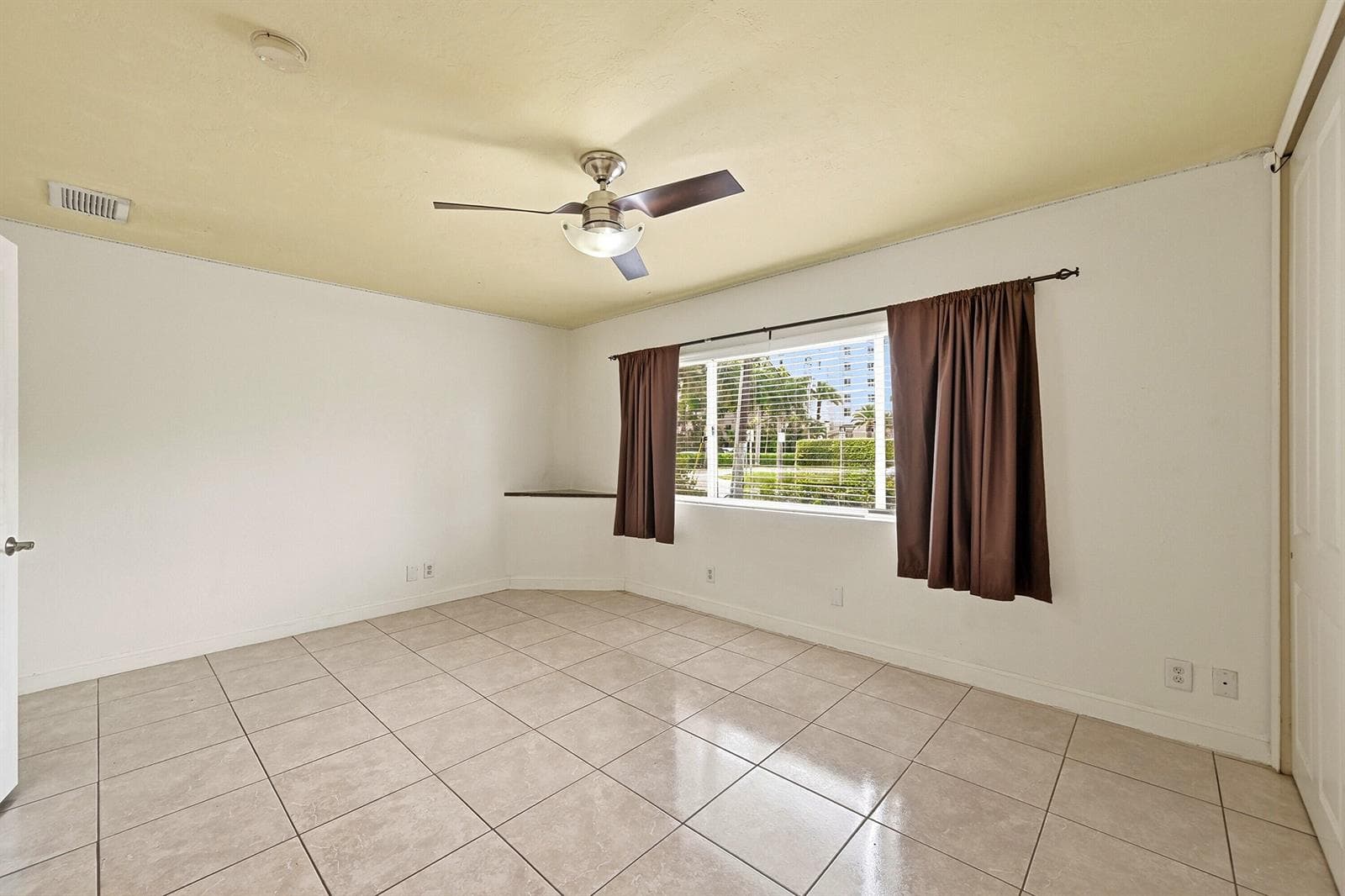 2881 NE 32nd Street 118 photo 12