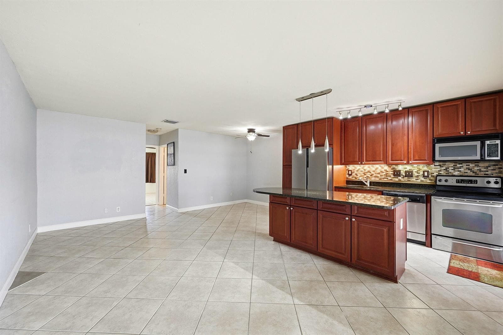 2881 NE 32nd Street 118 photo 3