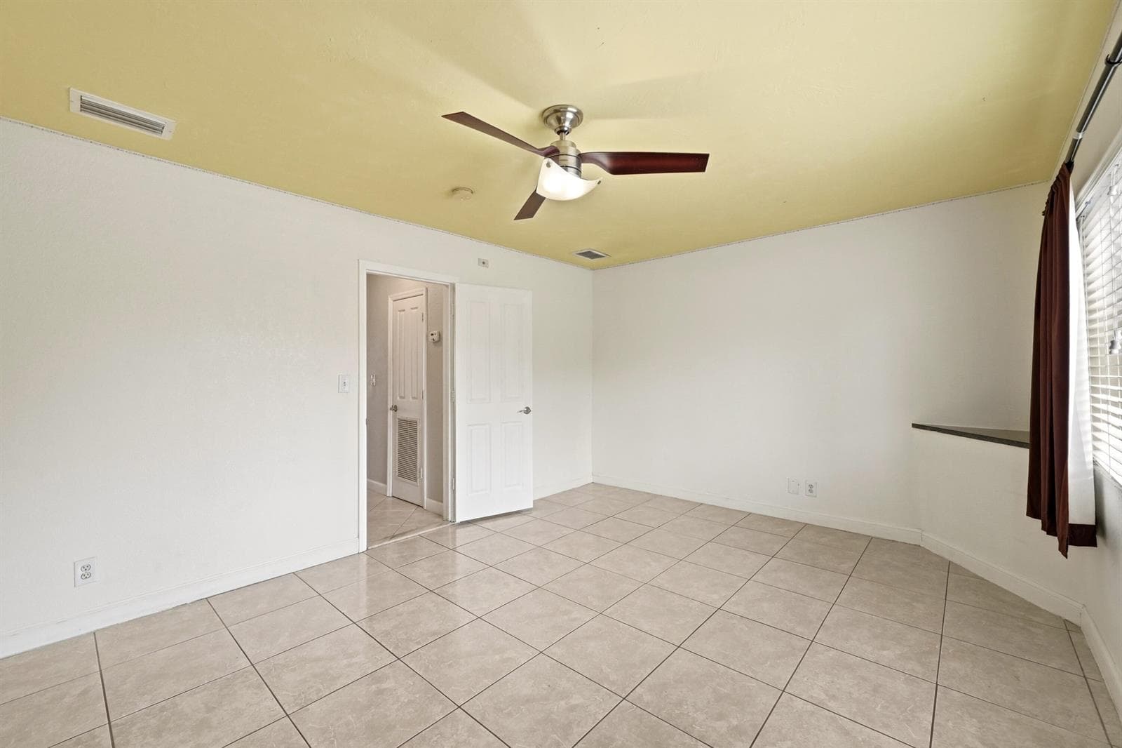 2881 NE 32nd Street 118 photo 11