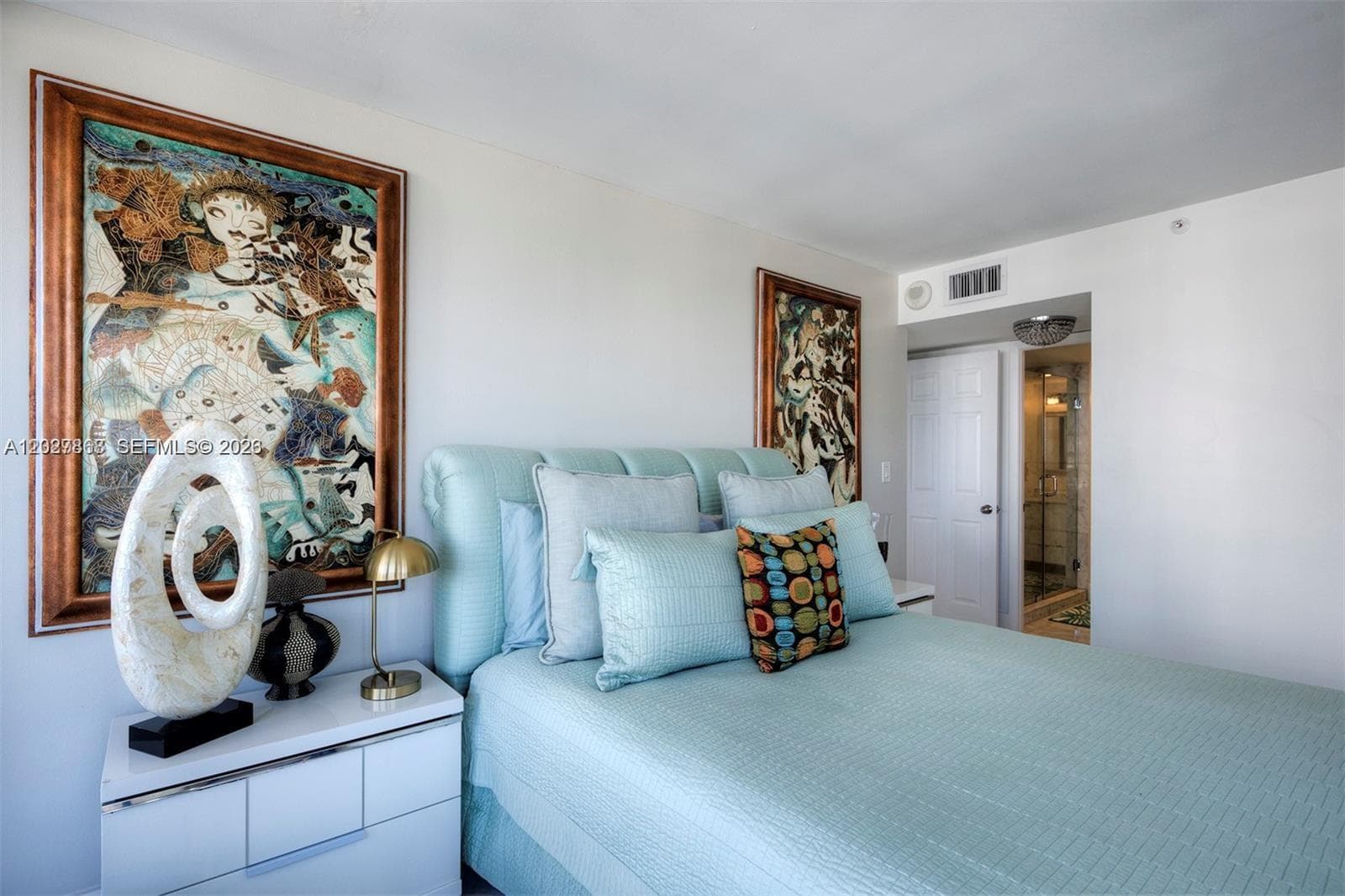 2555 Collins Ave 1400 photo 13