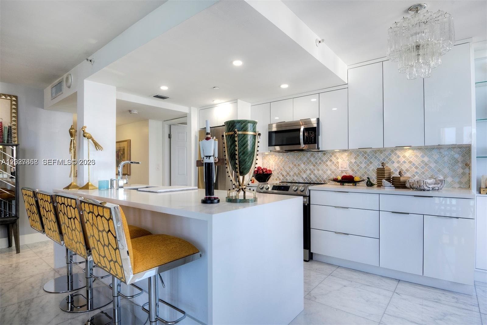 2555 Collins Ave 1400 photo 8