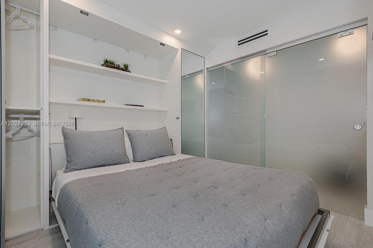 2301 Collins Ave 739 photo 20