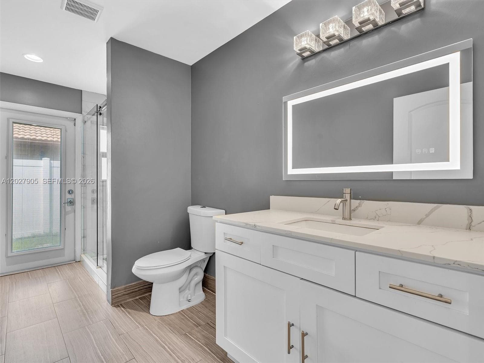 11690 Island Lakes Ln photo 23