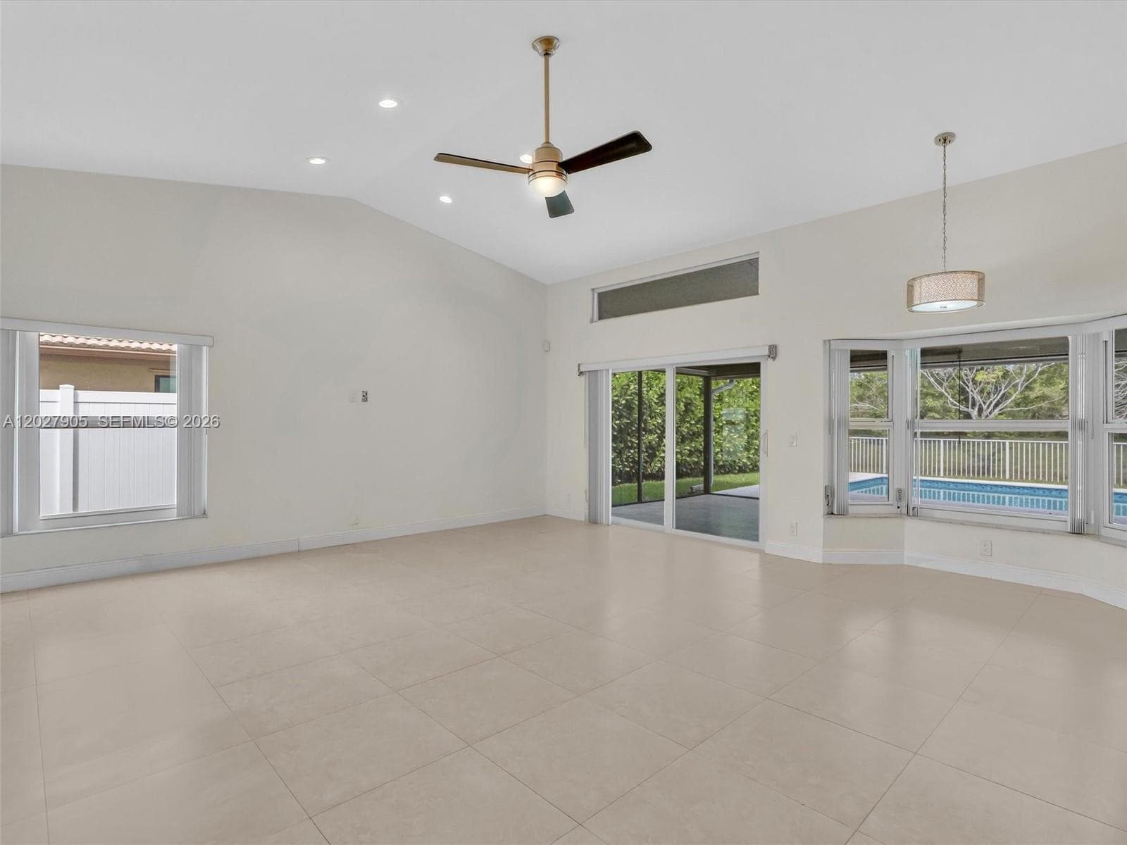 11690 Island Lakes Ln photo 9