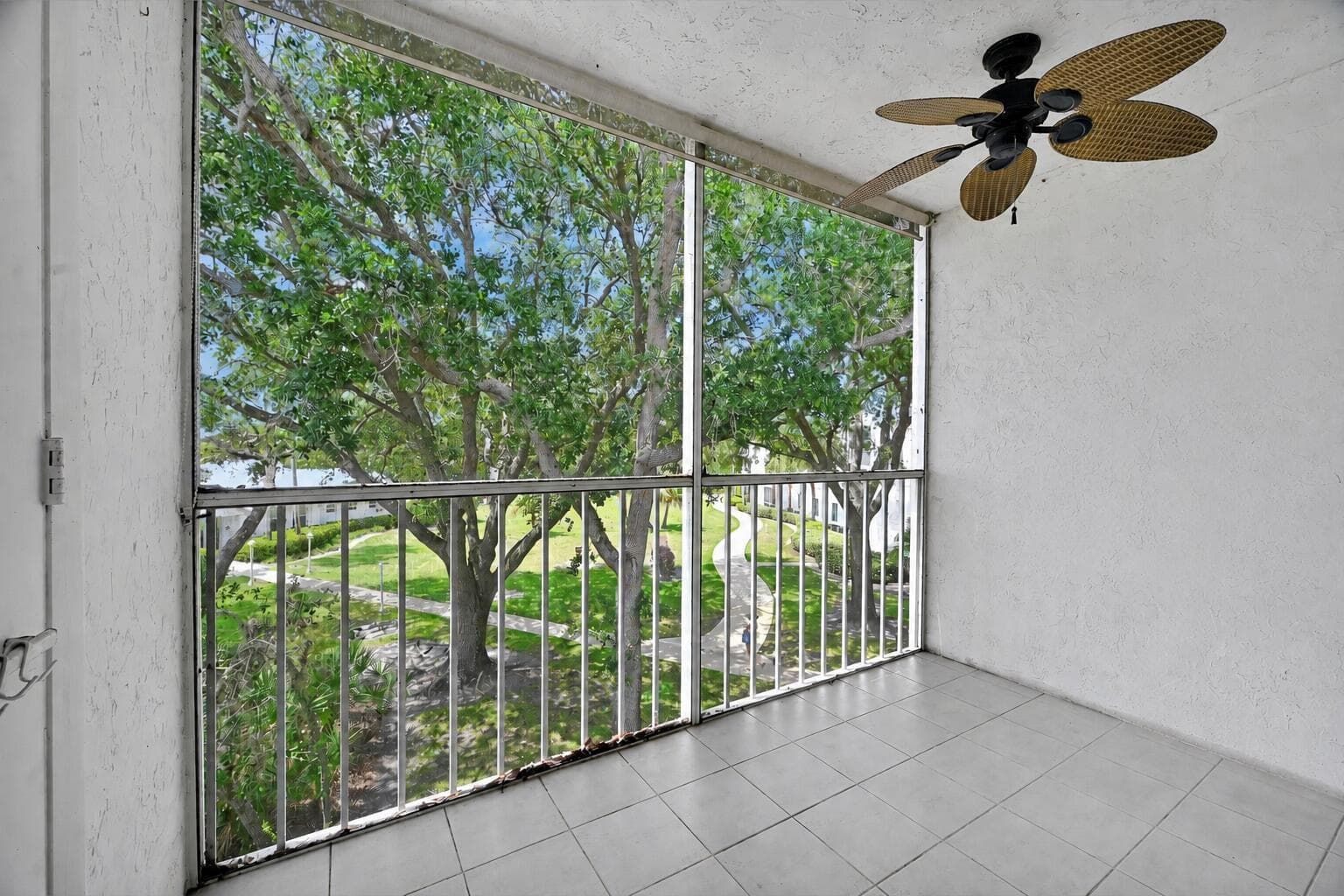 2516 SE Anchorage Cove H-3 photo 17