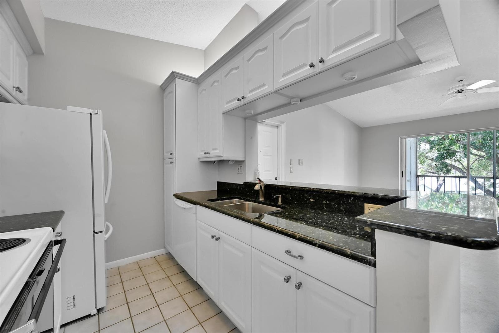 2516 SE Anchorage Cove H-3 photo 9