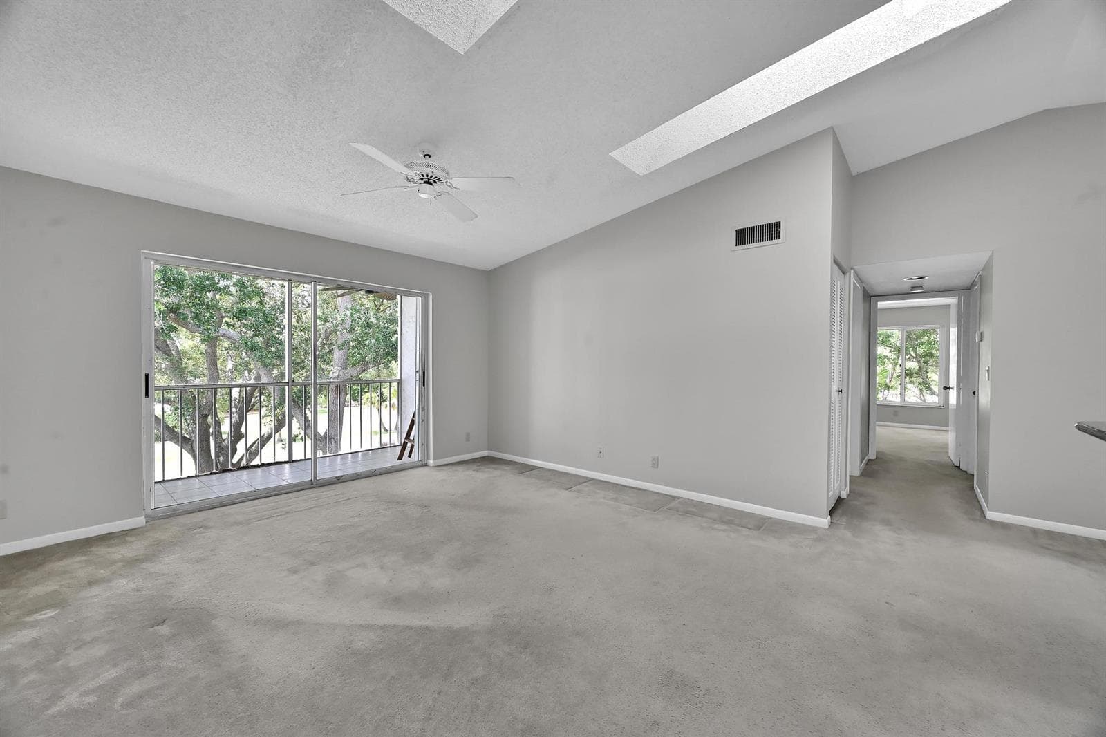 2516 SE Anchorage Cove H-3 photo 4