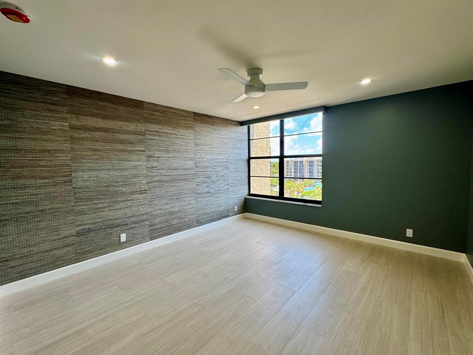 12 Royal Palm Way 6030 photo 13