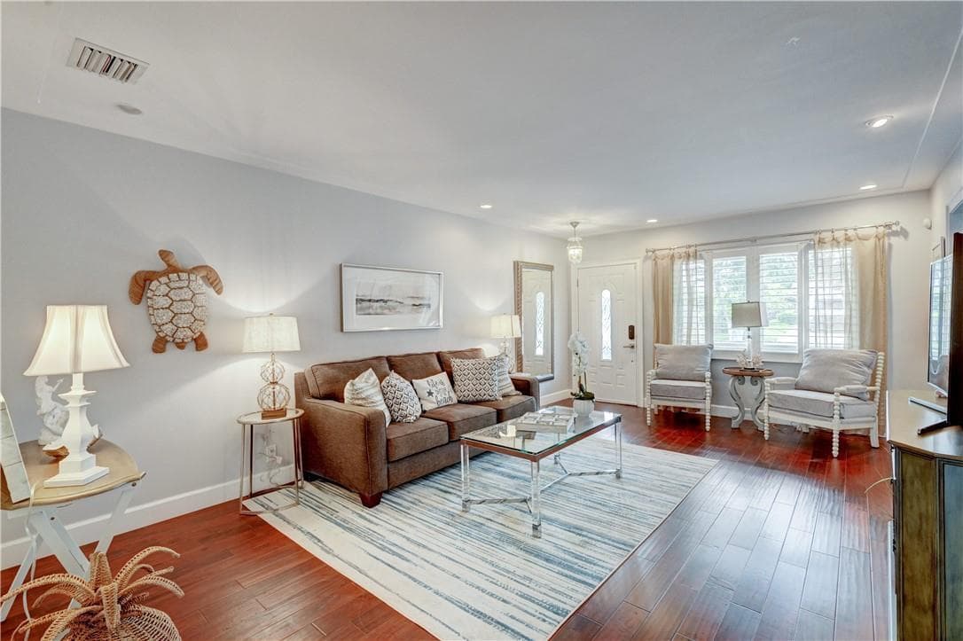 1844 SE 7th Street photo 11