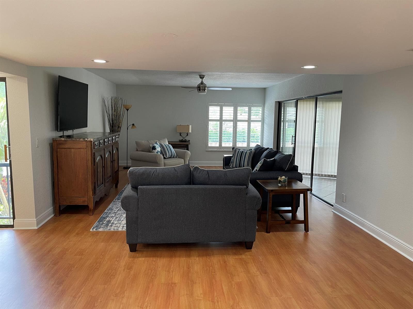 1660 Twelve Oaks Way 203 photo 6