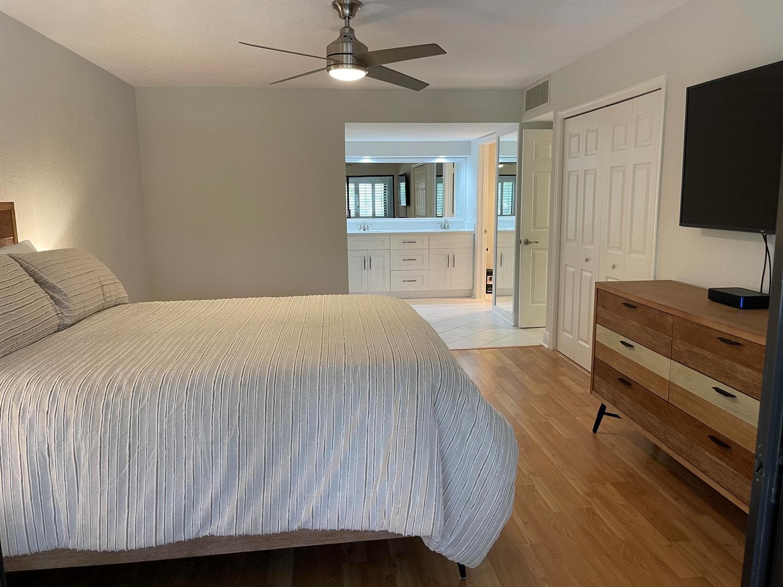 1660 Twelve Oaks Way 203 photo 12