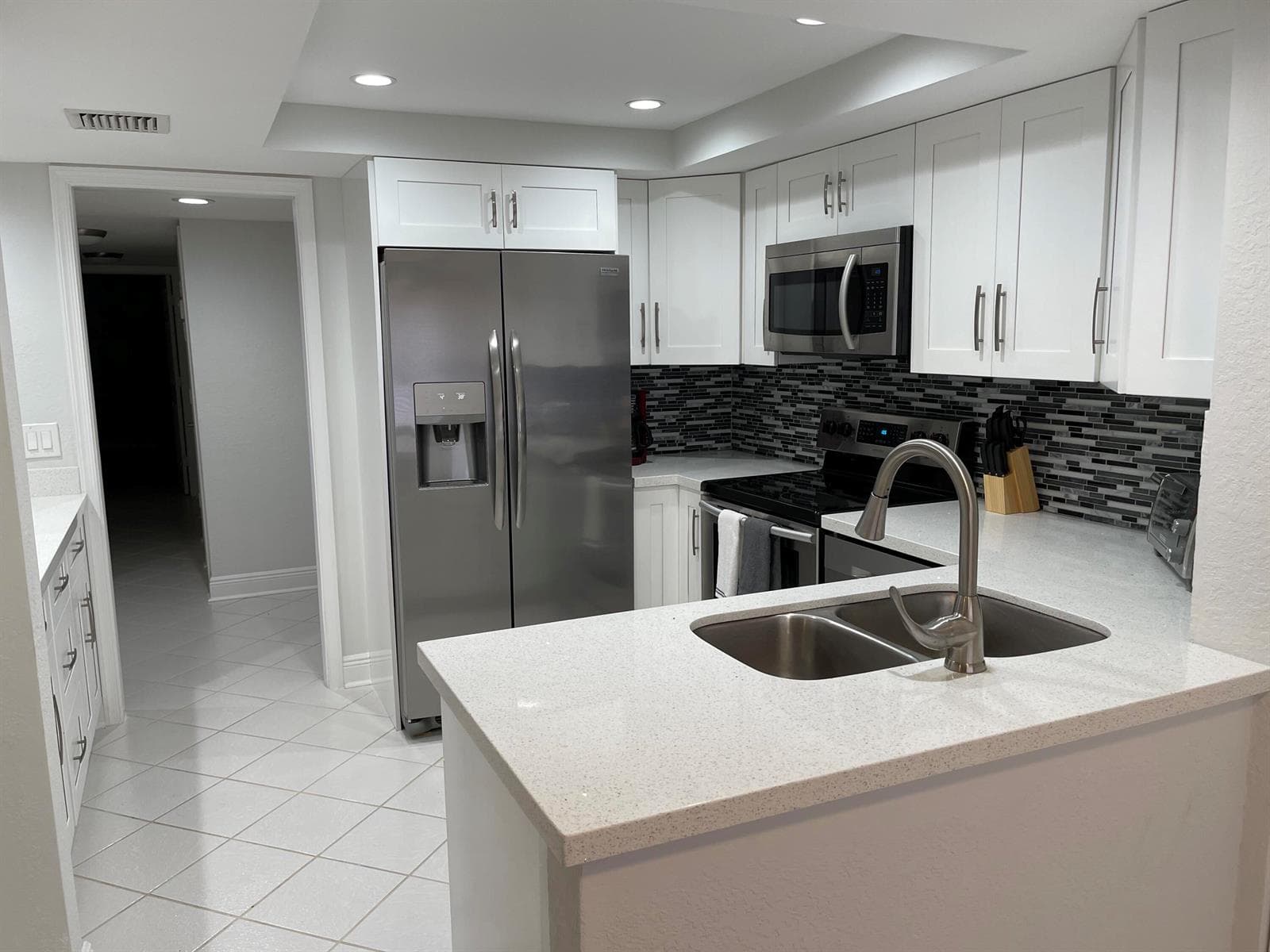1660 Twelve Oaks Way 203 photo 3
