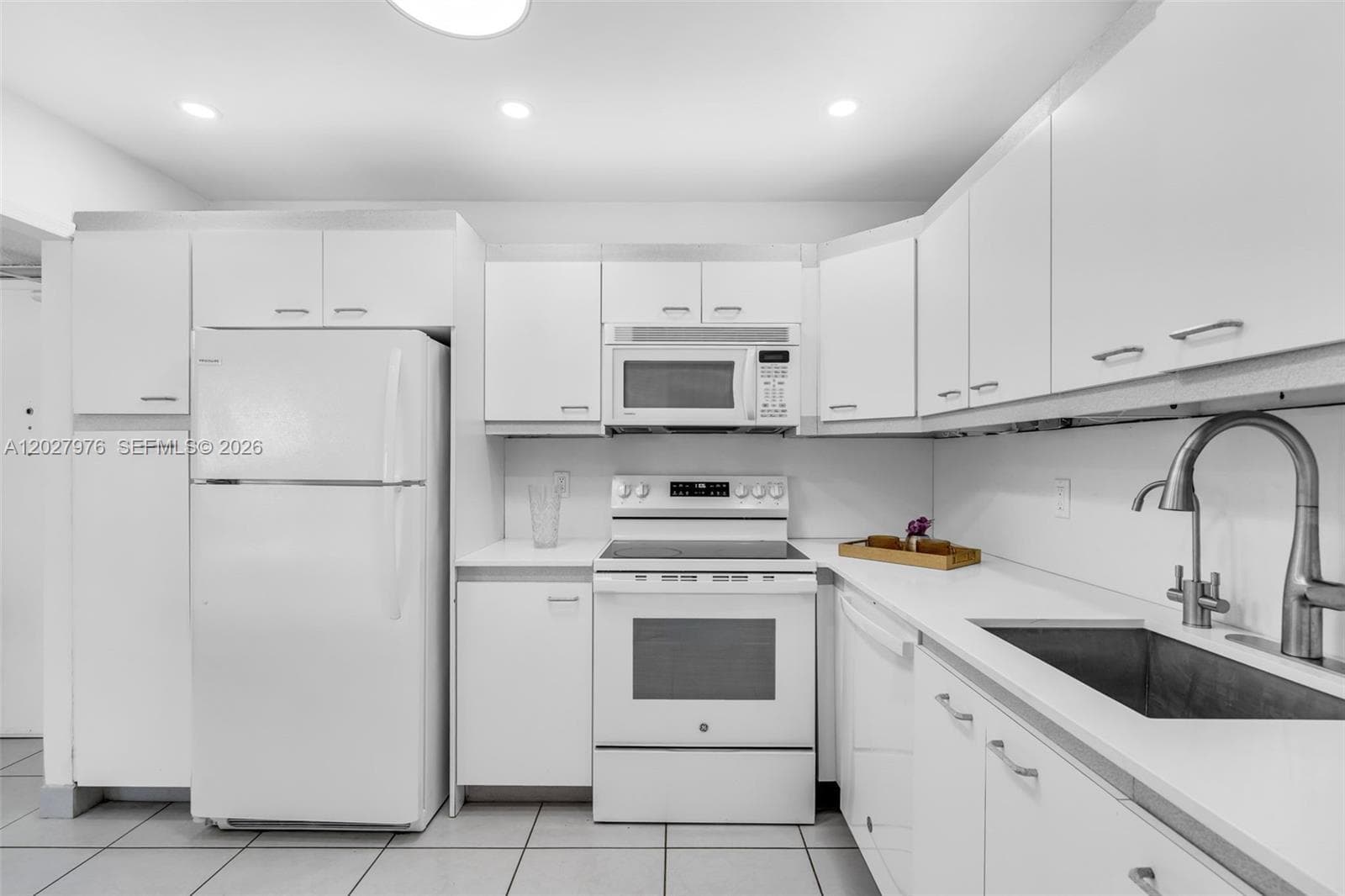 9273 Collins Ave 503 photo 9