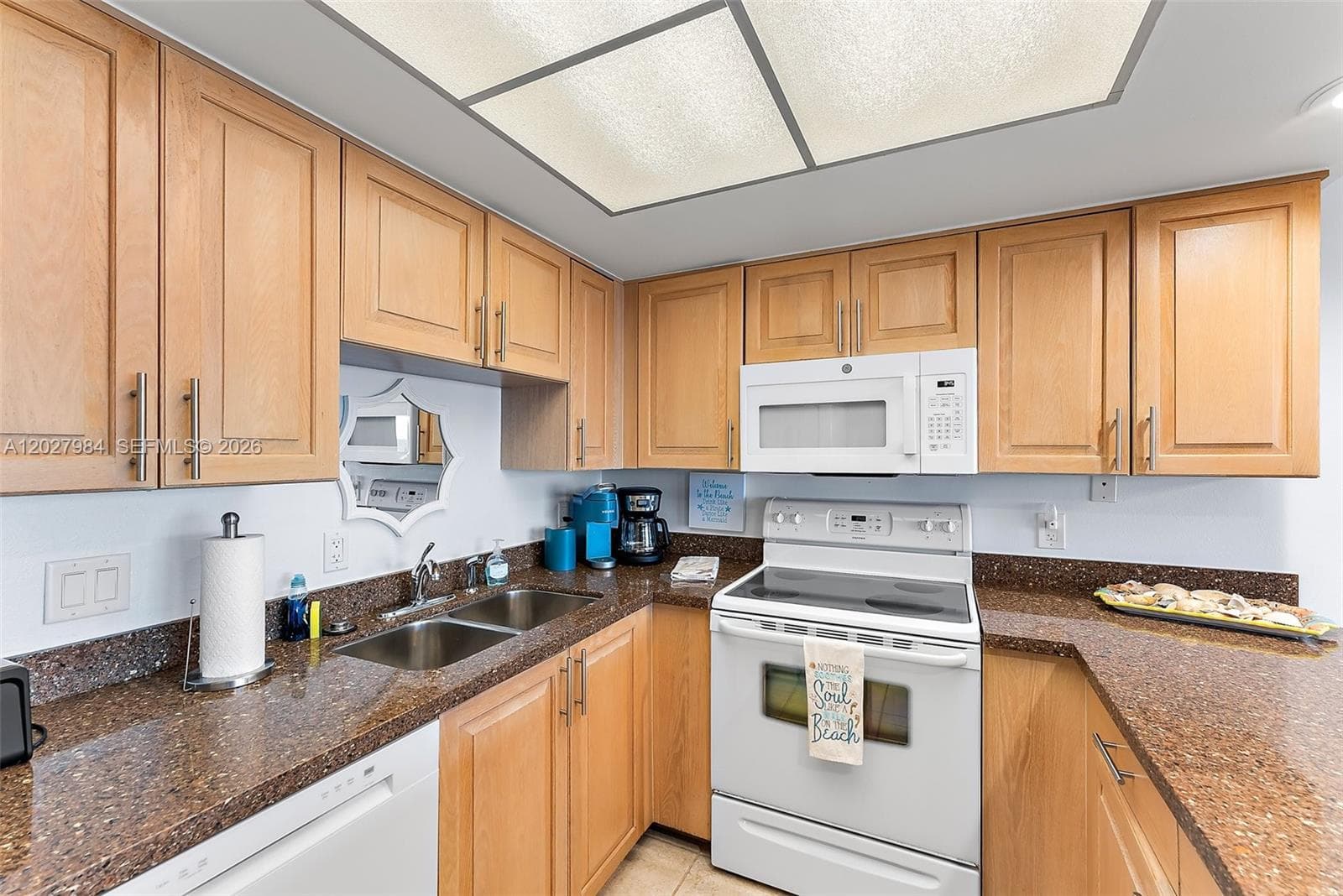 429 NE Tradewind Ln 305 photo 17