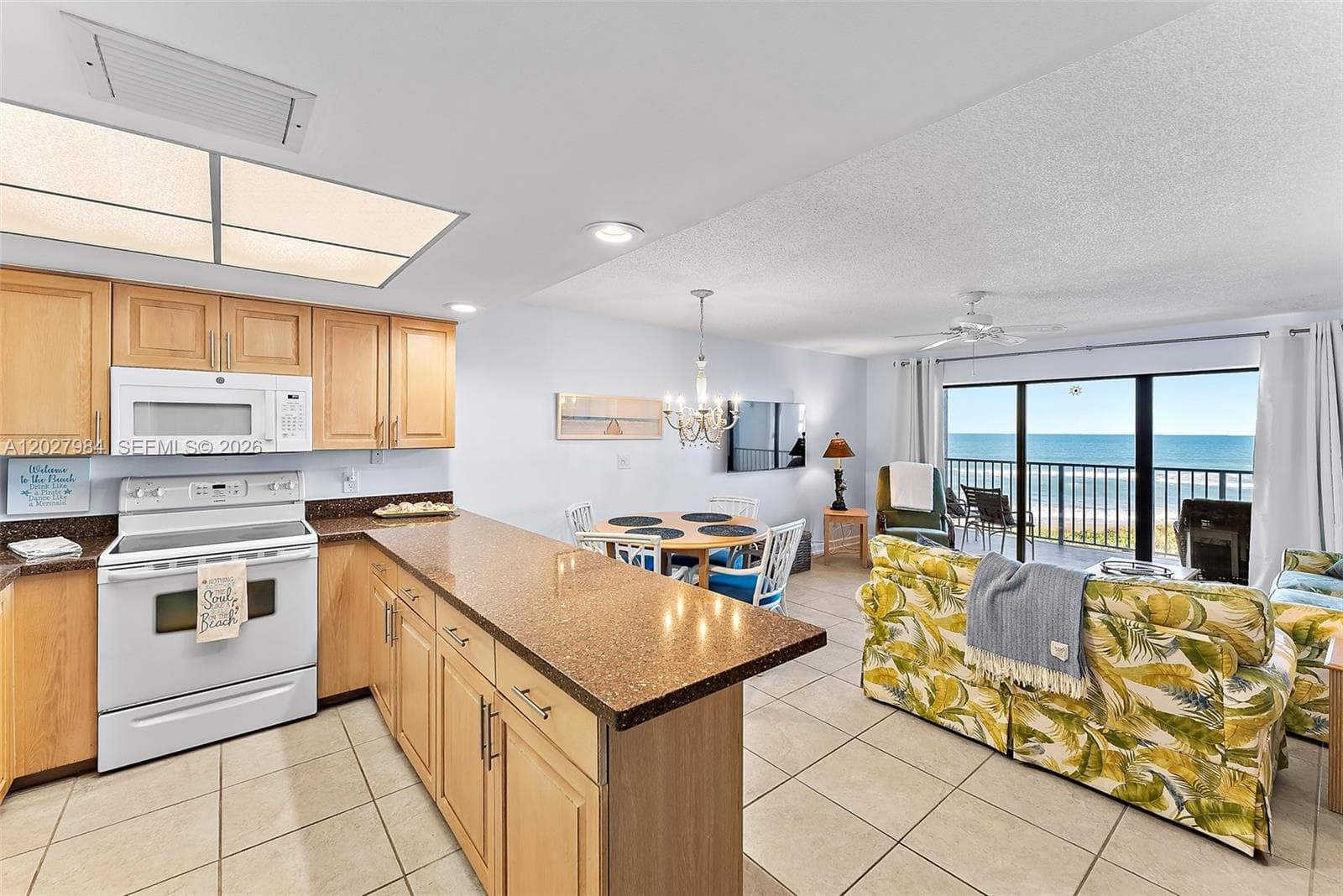 429 NE Tradewind Ln 305 photo 7