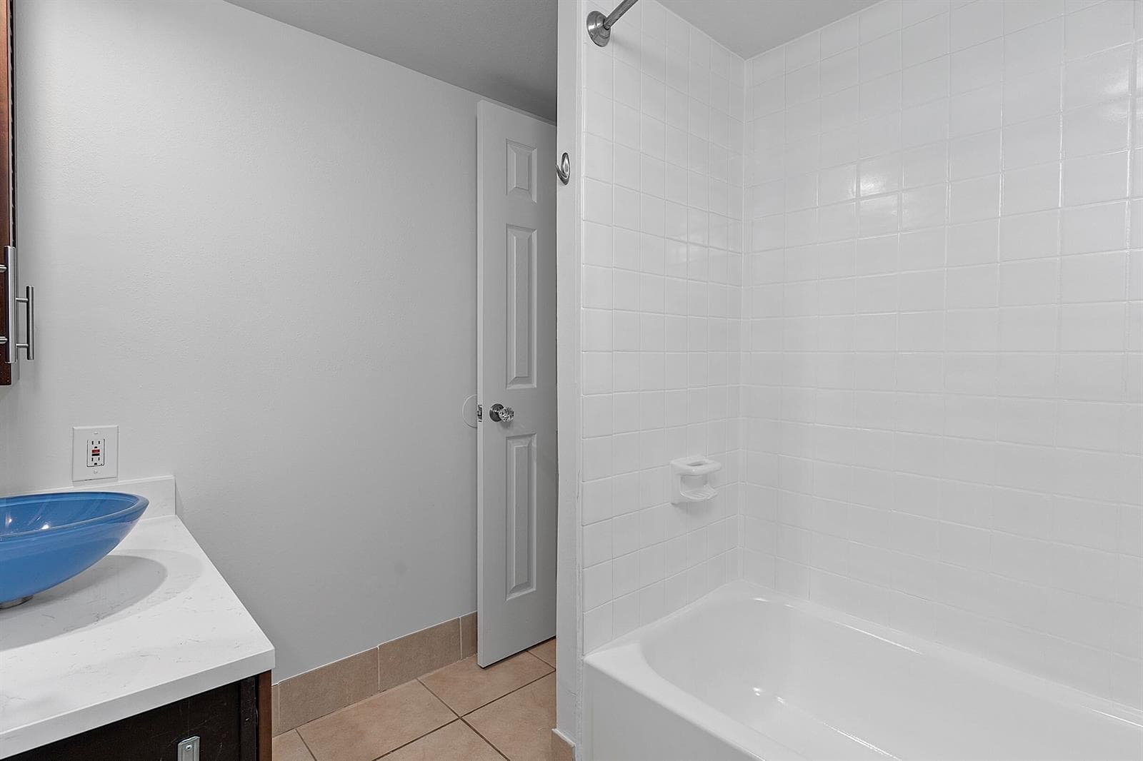 725 Hummingbird Way 111 photo 16
