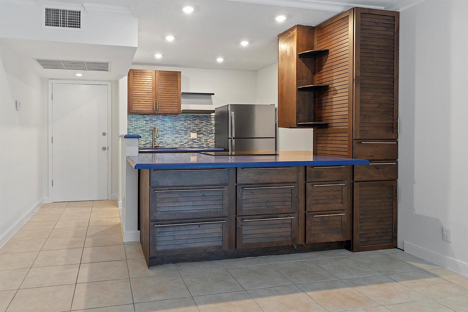 725 Hummingbird Way 111 photo 7