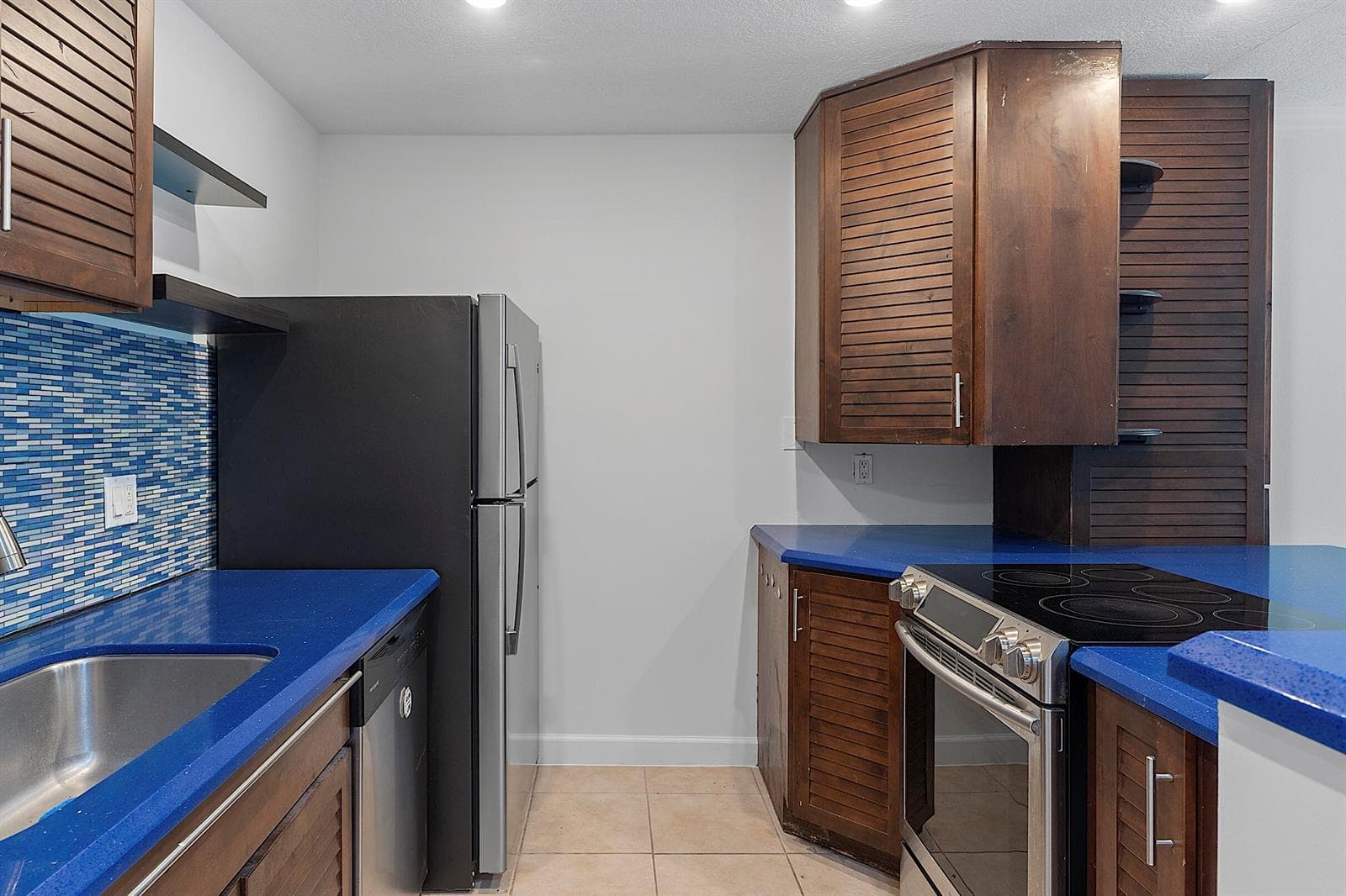 725 Hummingbird Way 111 photo 11